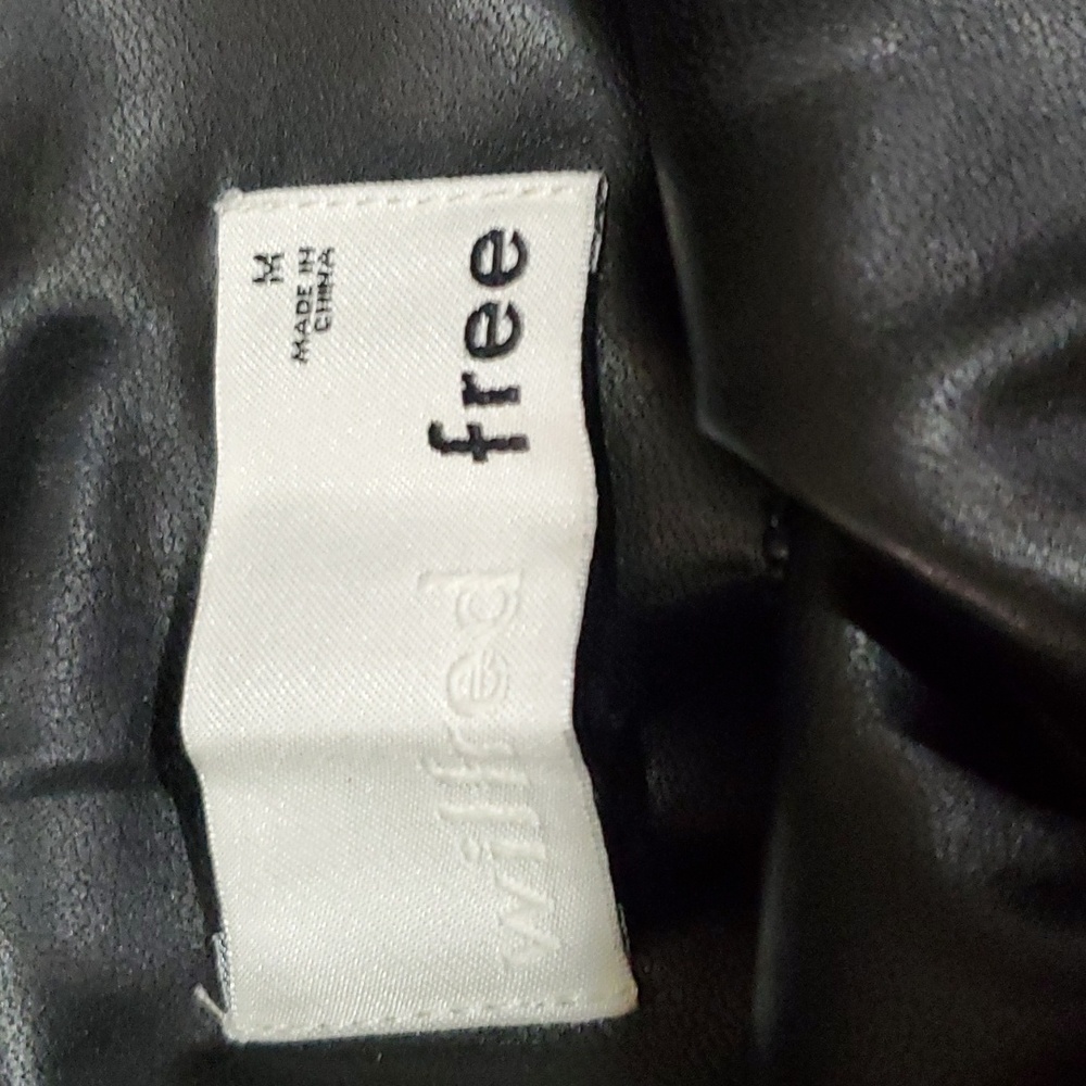 Wilfred Free Dairia Vegan Leather leggins - Picture 3 of 5
